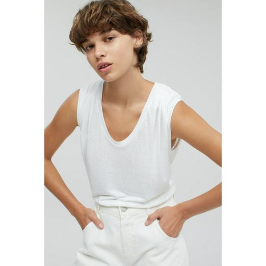 Overview image: Closed pleated tank top